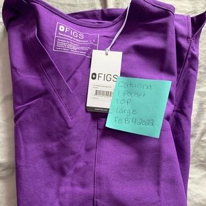 Large figs scrub top